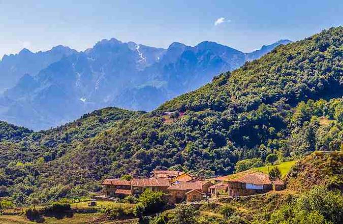 Picos de Europa desde el Mirador de Liébana en Cahecho